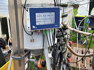 Abb. 3: Tribox (Loggerstation) der Firma Trios mit Ausgleichsbehälter, in dem Sensoren installiert sind